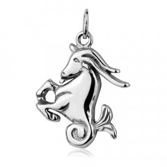 Strieborný prívesok znamenia KOZOROH