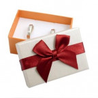 Darčeková krabička na snubné prstene s vínovou mašľou