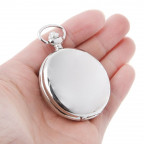 Vreckový kompas v uzatvárateľnom kovovom puzdre