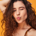 Piercing - kruh so srdiečkom, číra farba