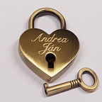 Kaštieľ lásky - srdiečko brúsená mosadz, rozmer 39 x 30 mm