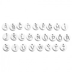 Drobný okrúhly oceľový prívesok - iniciála