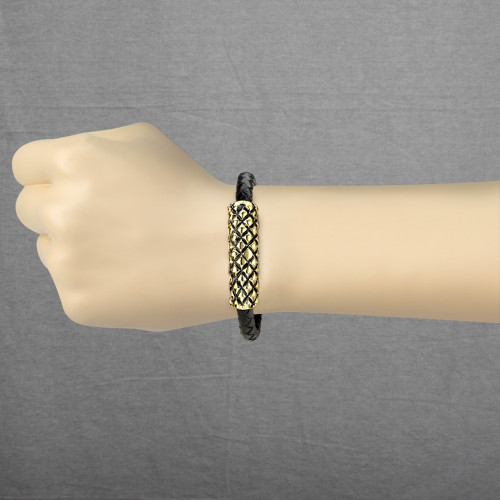 Kožený náramok so pozlátenou oceľovou ozdobou