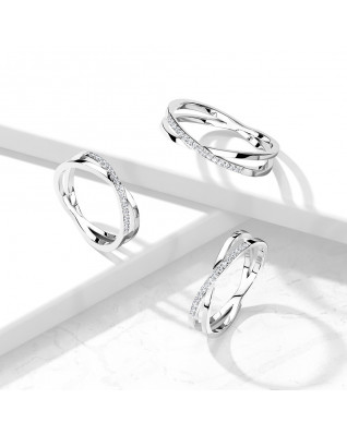 Oceľový prsteň s čírymi zirkónmi