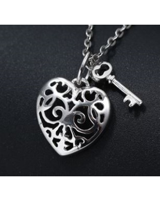Strieborný náhrdelník srdca s kľúčikom