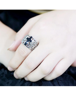 Oceľový prsteň s čiernym rížom