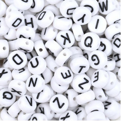 Plastová korálka - písmeno