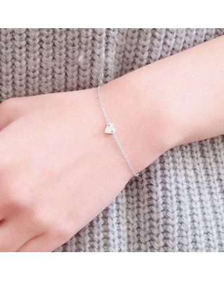 Oceľový náramok s drobným srdiečkom