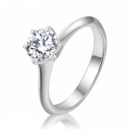 Strieborný zásnubný prsteň moissanit