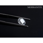 Strieborný náhrdelník s moissanitmi