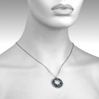 Oceľový náhrdelník s kryštálmi Crystals from Swarovski® MINT ALABASTER