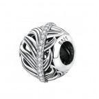 Strieborný prívesok korálek pierko