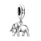 Visiaci strieborný prívesok korálik slon